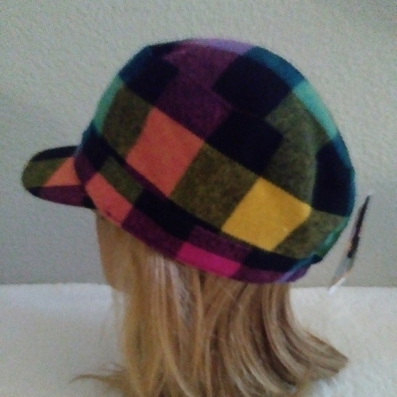 D&Y Women's Hat for Winter - Picture 4 of 8